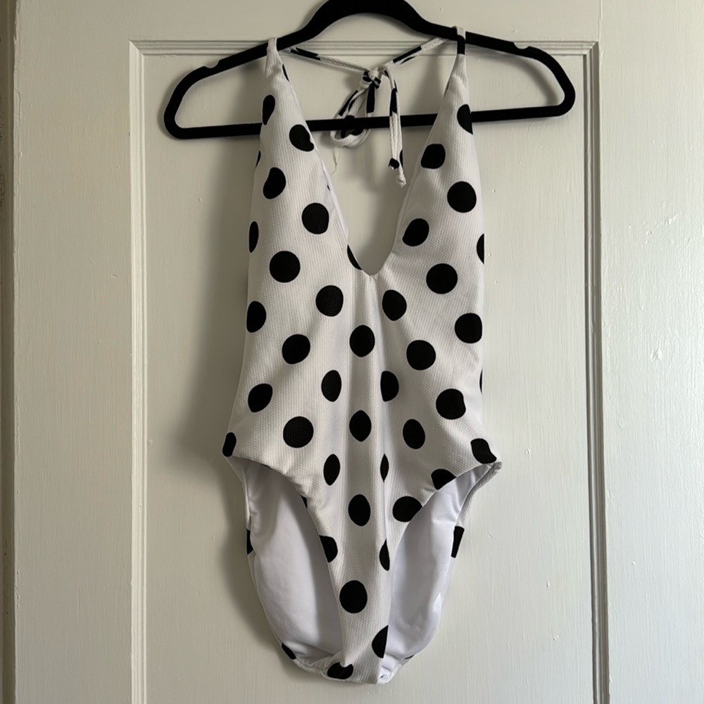 NWT Polka dot Plunge Halter Swimsuit